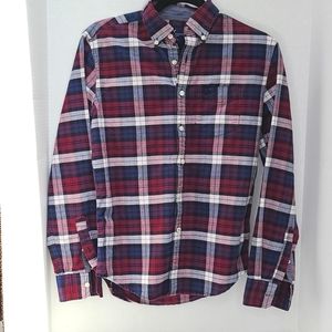 American Eagle long sleeve plaid button down shirt